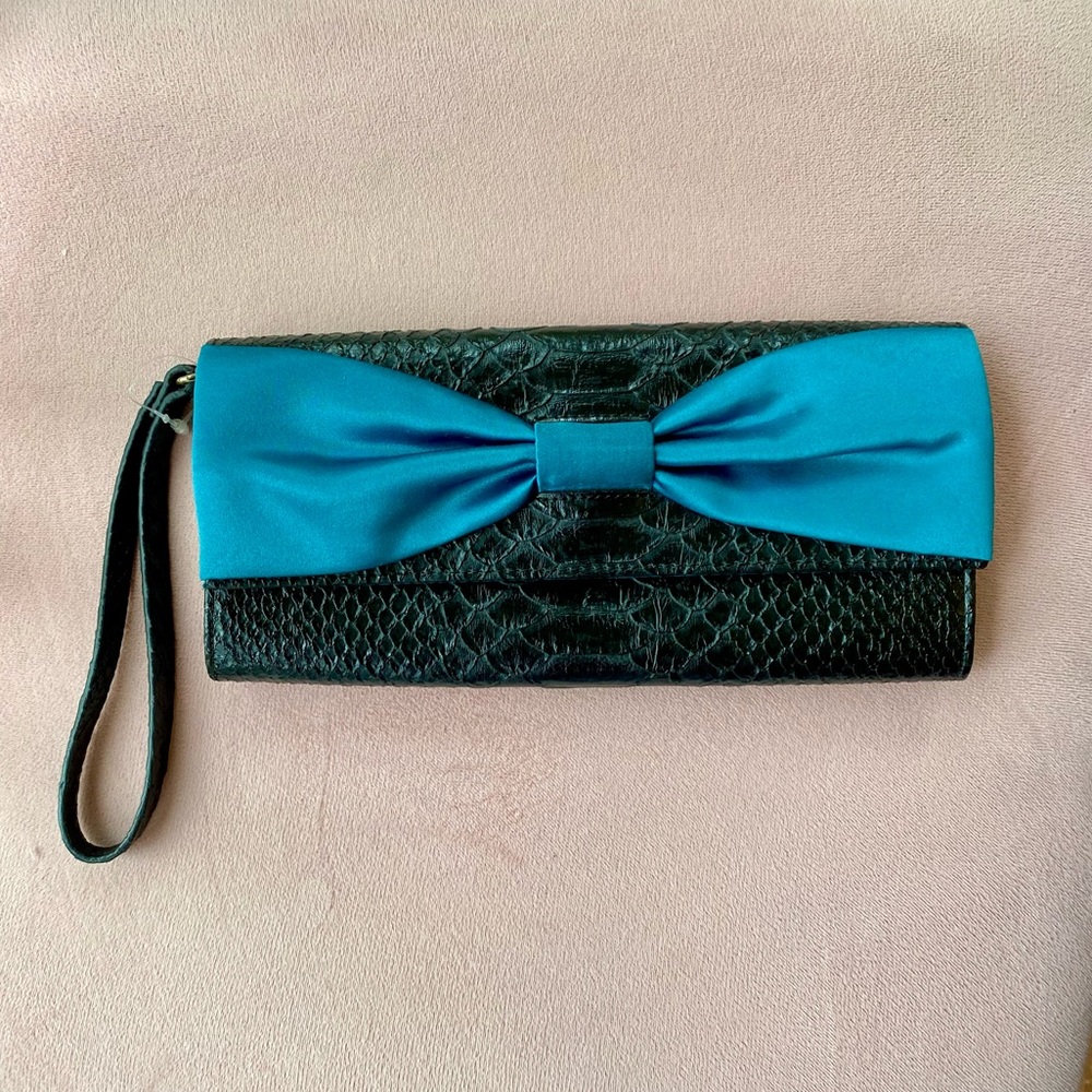 NWOT Liz Claiborne Clutch